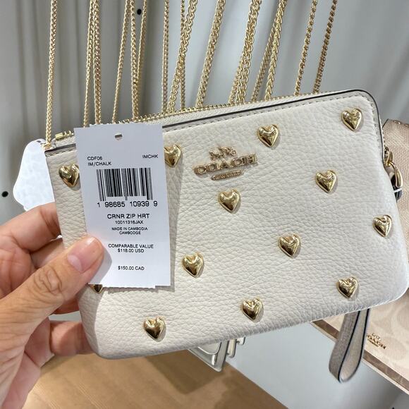 Coach Corner Zip Wristlet With Heart Rivets CDF06 - Picture 4 of 4